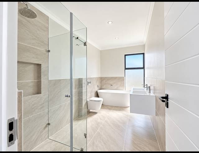 4 BEDROOM FREESTANDING FOR SALE IN SANDOWN